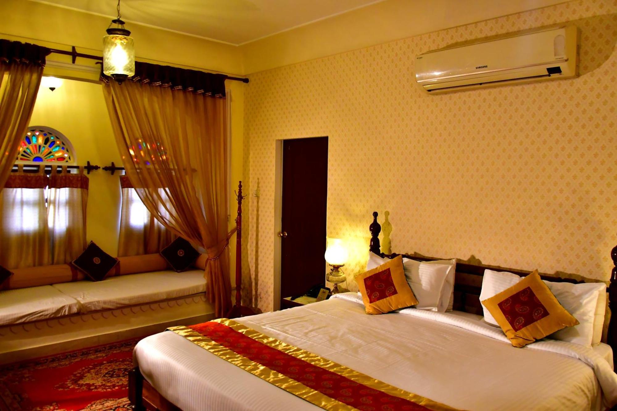 Khandela Haveli - A Boutique Heritage Hotel Джайпур Екстериор снимка