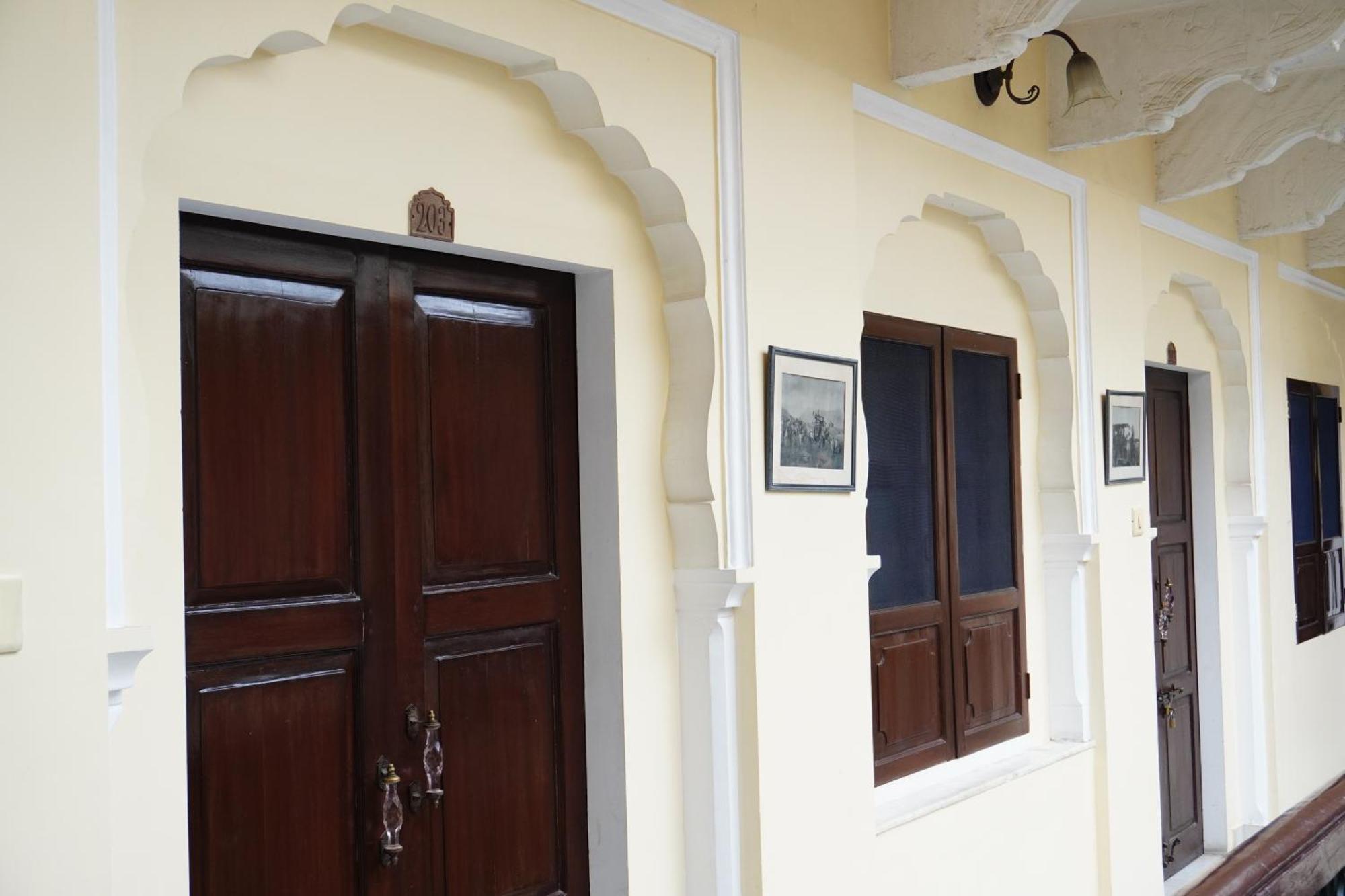Khandela Haveli - A Boutique Heritage Hotel Джайпур Екстериор снимка